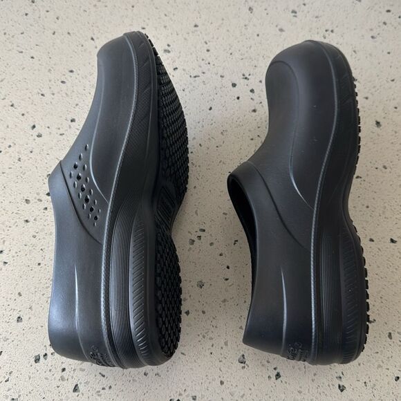 TredSafe Black Unisex Clogs Slip Resistant Size M8/W9 Non-Marking Slip-On Shoes - Picture 5 of 8